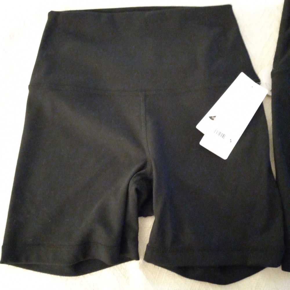 NWT (2)Pair Sz.S Women's Yogalicious Shorts - Picture 2 of 7